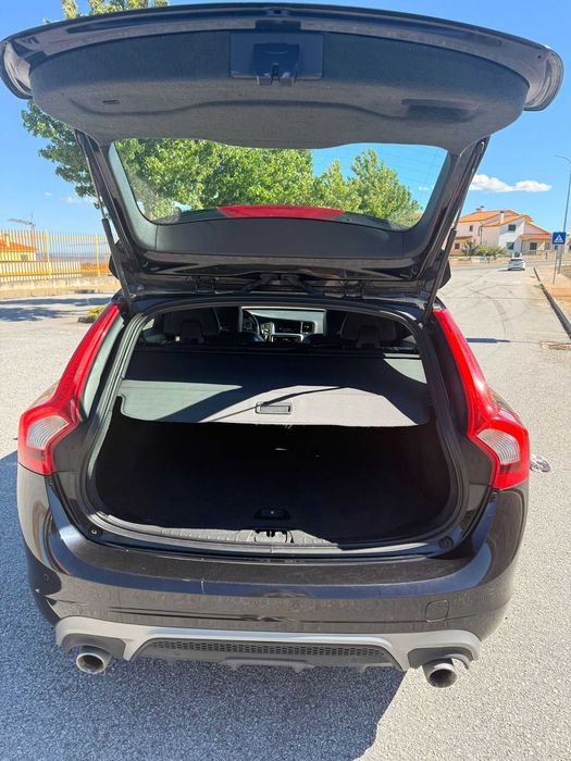 Carro Volvo V60 R-Design foto 3