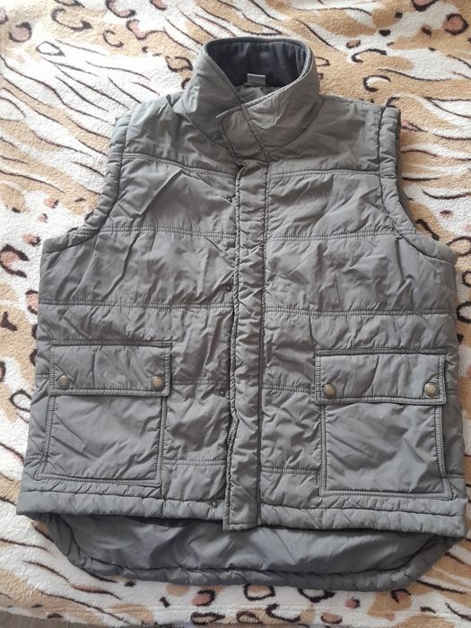 Продам чоловічу жилетку