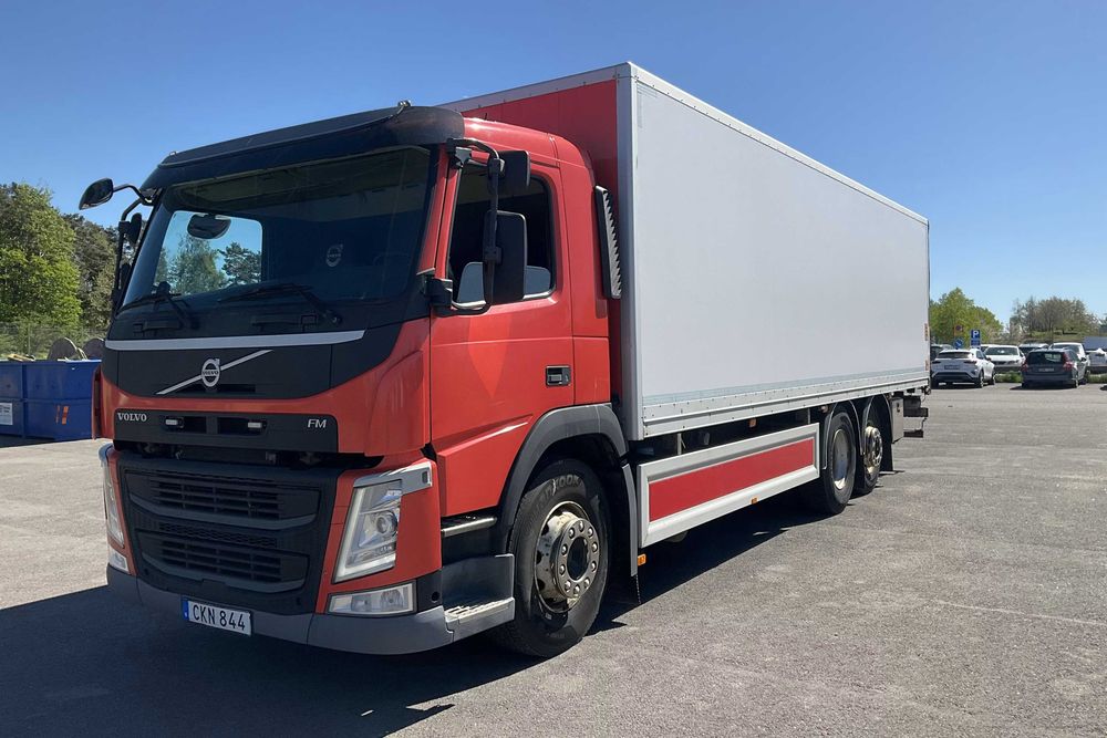 Volvo FM 330  Kontener z Windą Wynajem