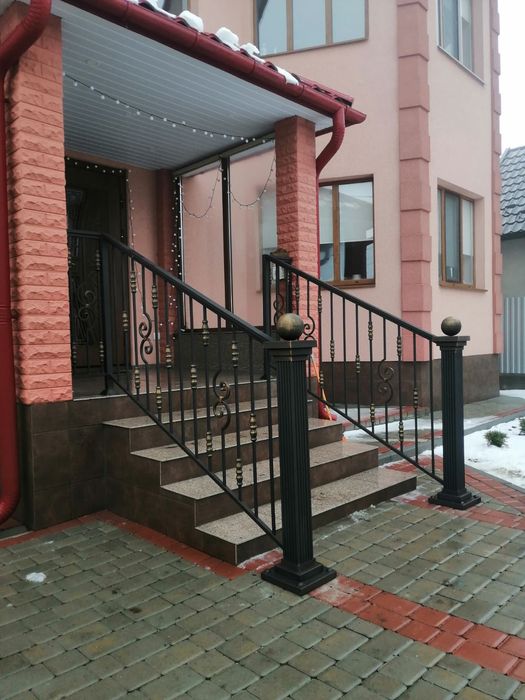 Ковані перила та сходи