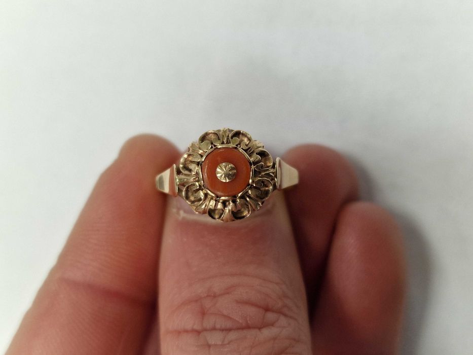 1963-86! Złoty pierścionek/ 585/ 3.51 gram/ R22/ Koral naturalny