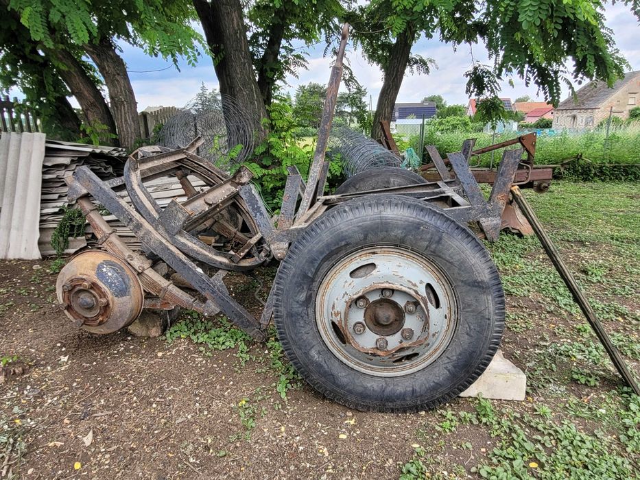 Osie przyczepy D44