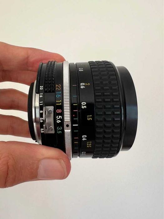 Nikon Nikkor 28mm f/3.5 AI Manual Focus Lens