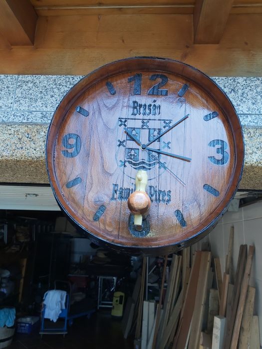 Relogio feito de barril