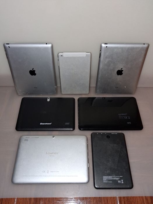 Vários iPads e Tablets