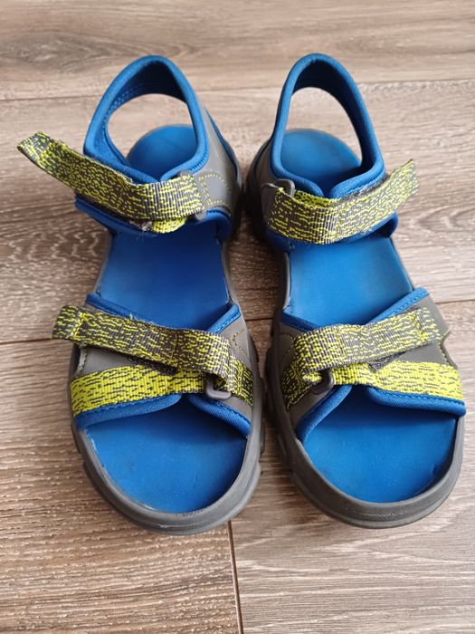 Продам дитячі сандалі для хлопчика