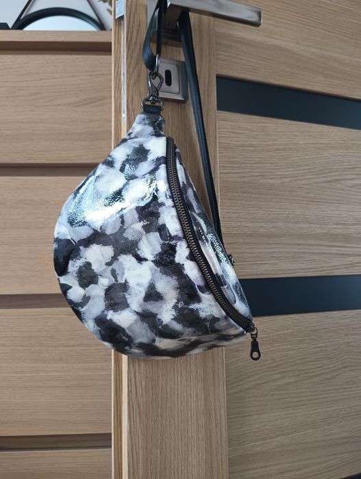 Nerka Anacomito Monochrome Leather r.MIDI, skóra naturalna lakierowana