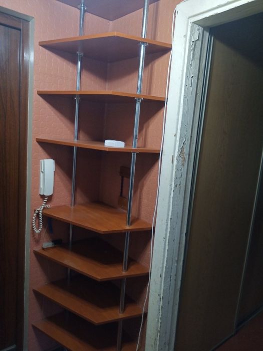 Продаються полички в коридор і вішалка для одягу з відсіком під взуття