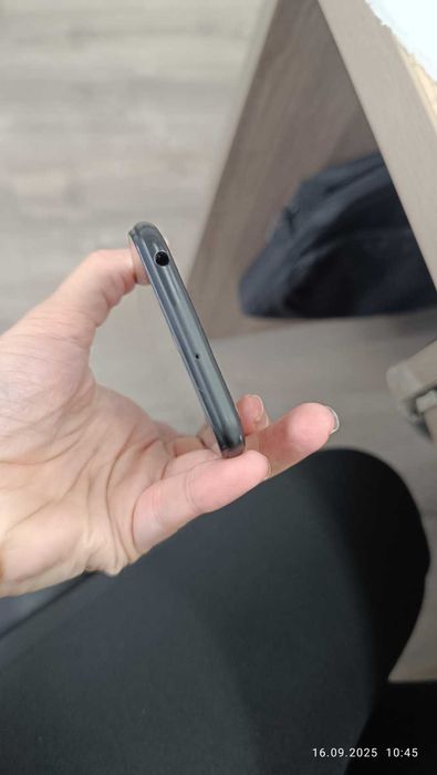 телефон HuaweI Y5 2019року