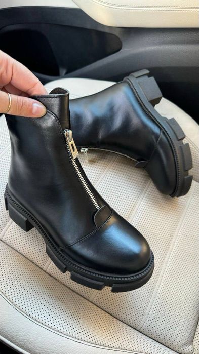 Черевики зимові жіночі шкіряні. Женские ботинки кожаные молния впереди