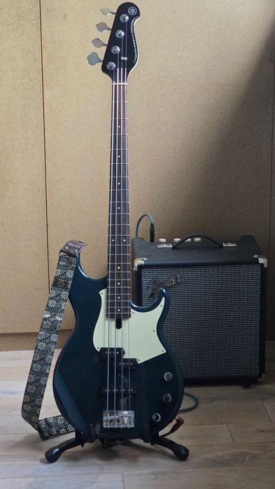 Yamaha BB434 TBL – bas elektryczny – stan idealny – jak nowy + pasek