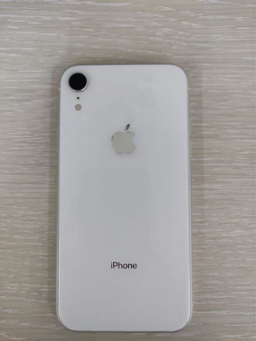 Смартфон iPhone XR