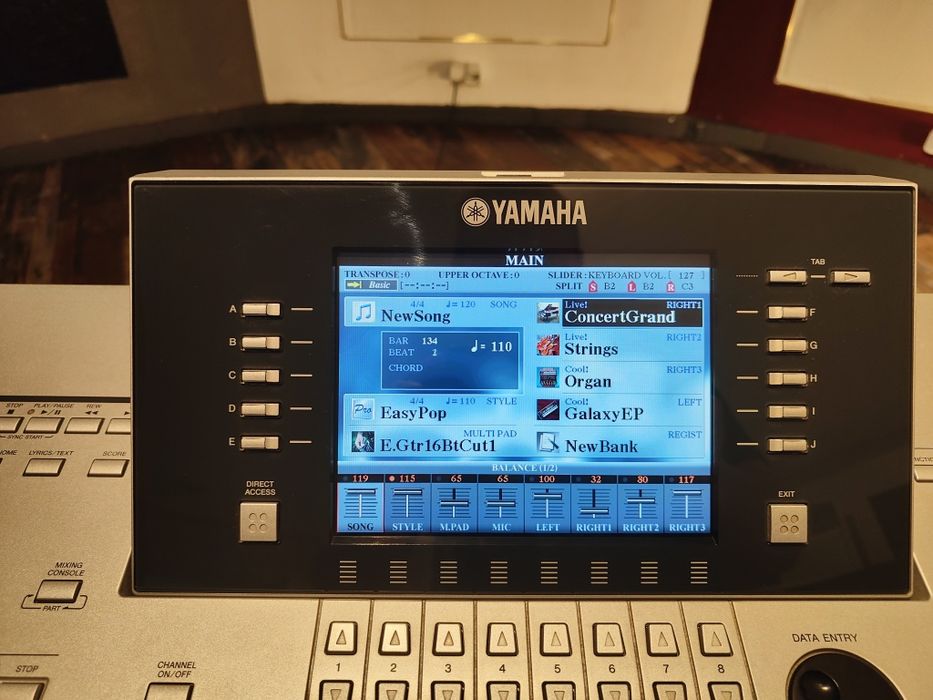 Keyboard Yamaha Tyros 3 + głośniki!