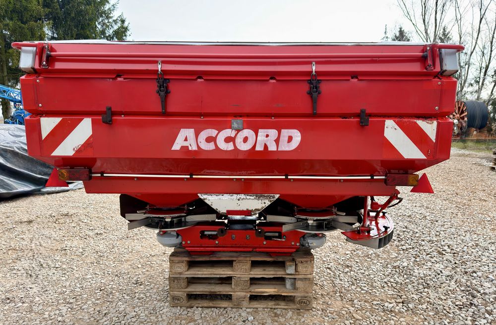 Rozsiewacz nawozów Kverneland Exacta TL  waga, 3000L, komputer