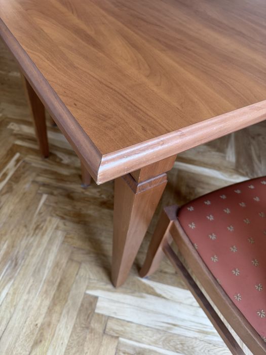 Stół drewniany 160x90  z 4 krzesłami