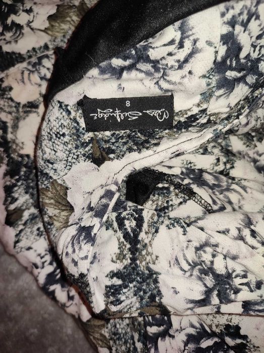 Цікава біло-чорна сукня