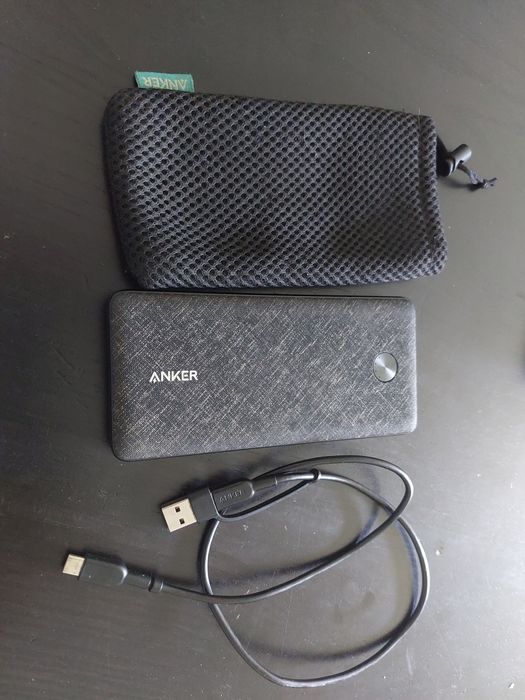 Powerbank Anker futerał kabel używany