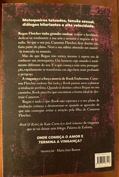 Livro de romance "Rook & Rebel" da escritora Kate Crew