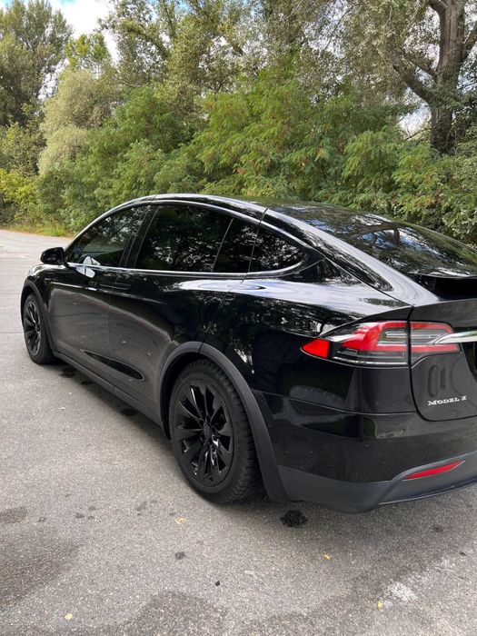 Tesla model X 90D . Тесла модел Х . В доброму стані !