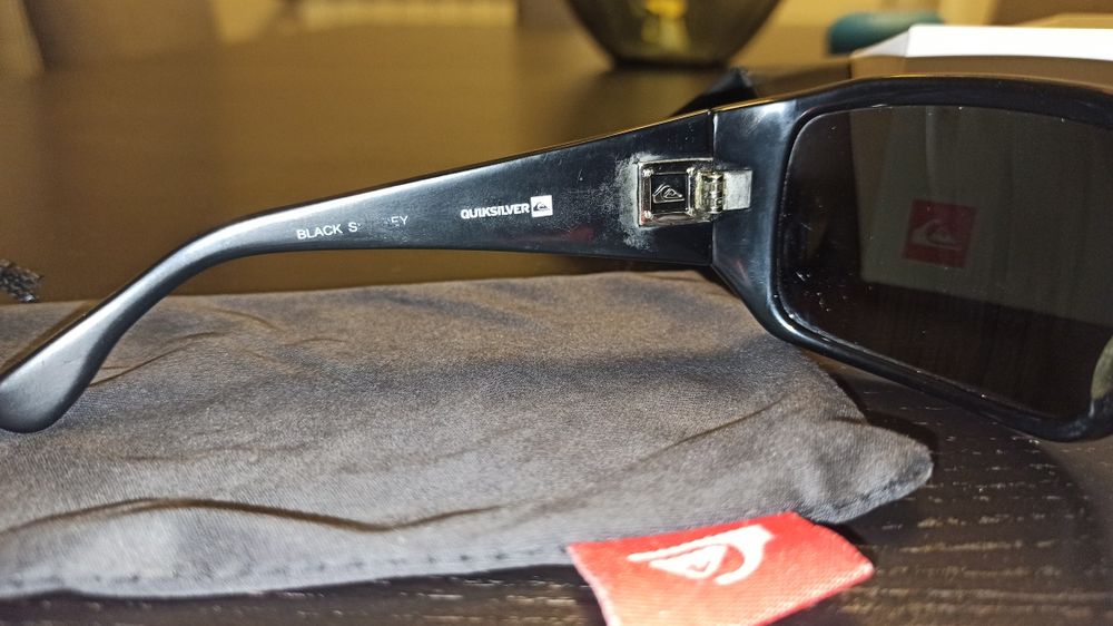 Vendo oculos de sol Quiksilver Dinero