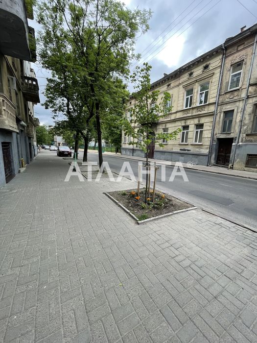 Продаж 2х к квартири ближній центр Львів! Привокзальна площа!