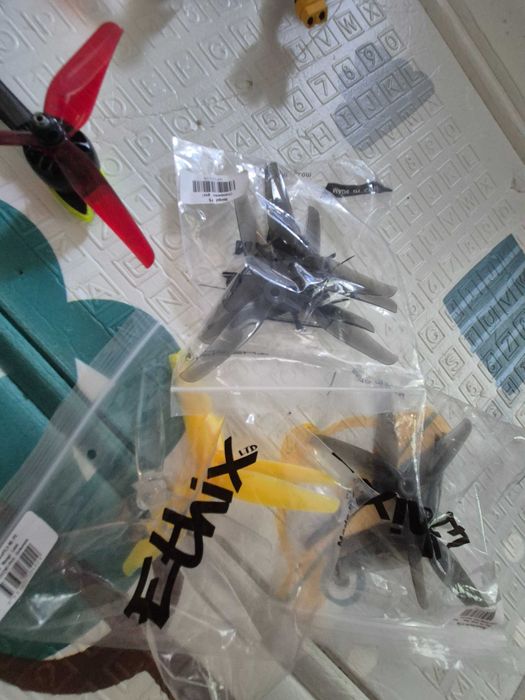 Zestaw FPV - TX16S, gogle Skyzone Cobra X V4, quad iFlight Nazgul v3