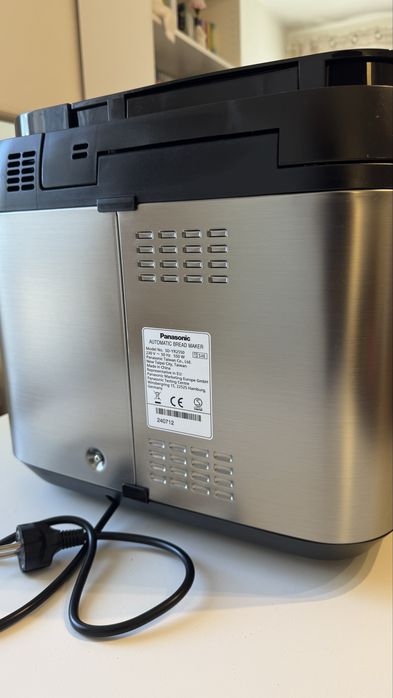 Máquina de Pão Panasonic SD-YR2550, como nova (usada 1 vez)