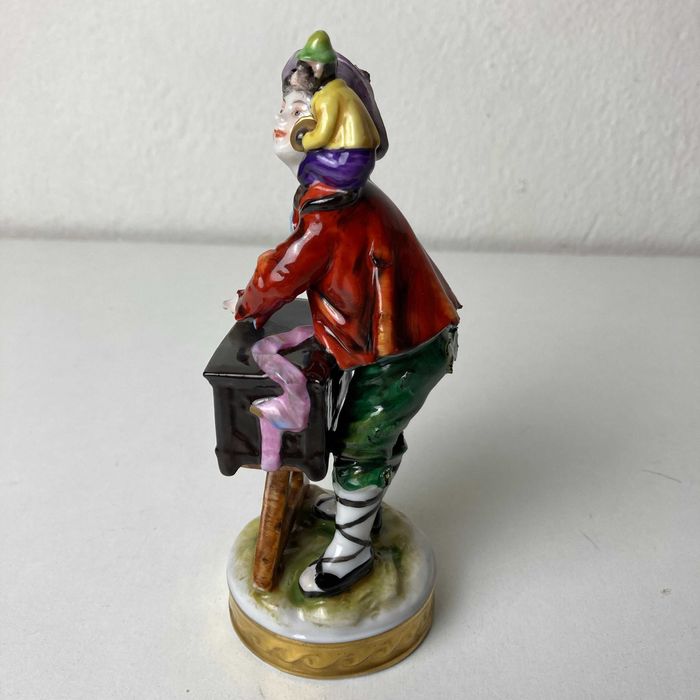 Par de Figuras Porcelana Volkstedt Alemanha Século XIX Menino e Menina