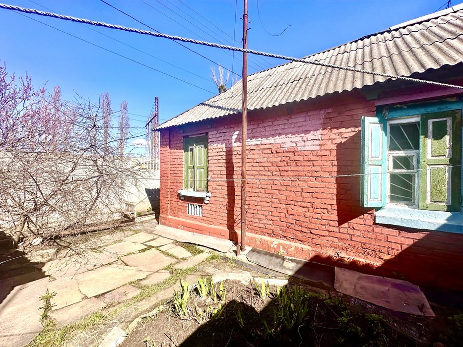 Продам 1/2 дома р-он Одесская ост Школа 65 м2 , свой двор