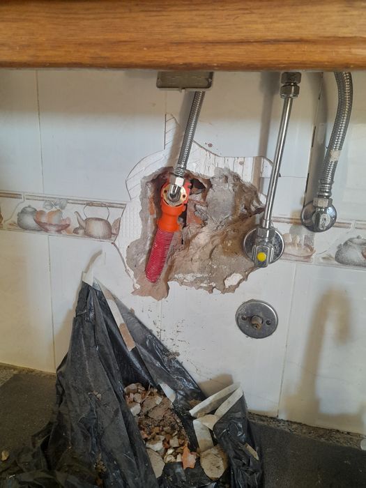 Canalizações  / Thermo acumuladores / esgotos