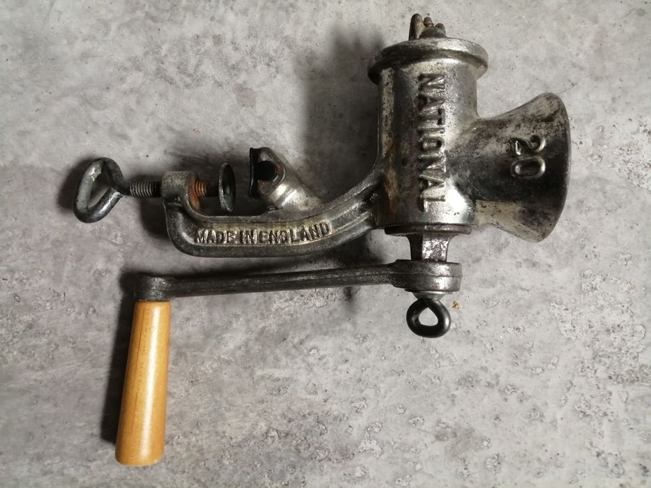 Máquina antiga de picar carne
