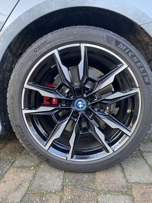 Продам свй автомобиль BMW I4 M50 2023 г пригнаный из Америки.