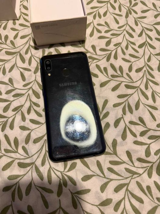 Samsung Galaxy A20e 32GB Como Novo - c/Caixa
