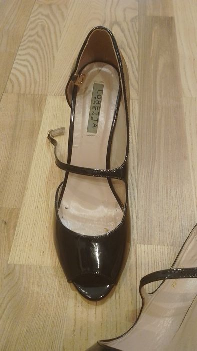 Женские босоножки