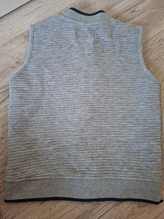 Kamizelka szara, 104