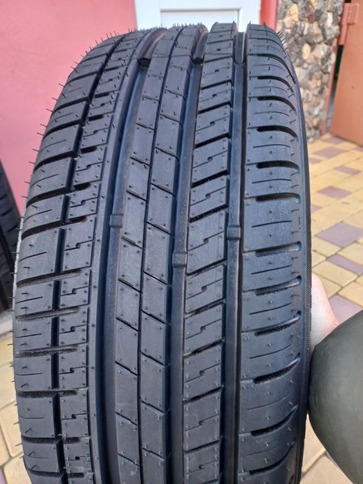 26рік. 215/55/17. Нова гума  шини r 17.  Резина комплект або парою