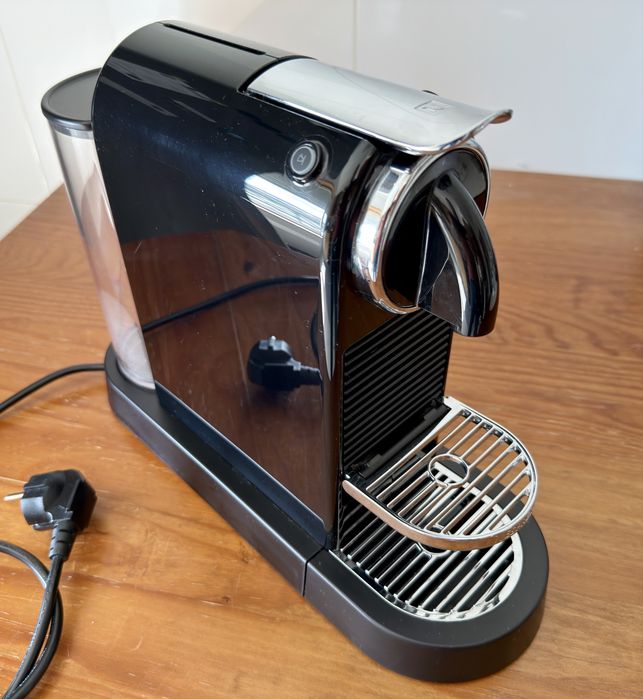 Nespresso Citiz preta completa
