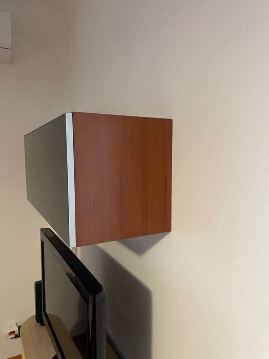 Vendo conjunto de mobiliário de sala os móveis encontram-se em bom  estado.