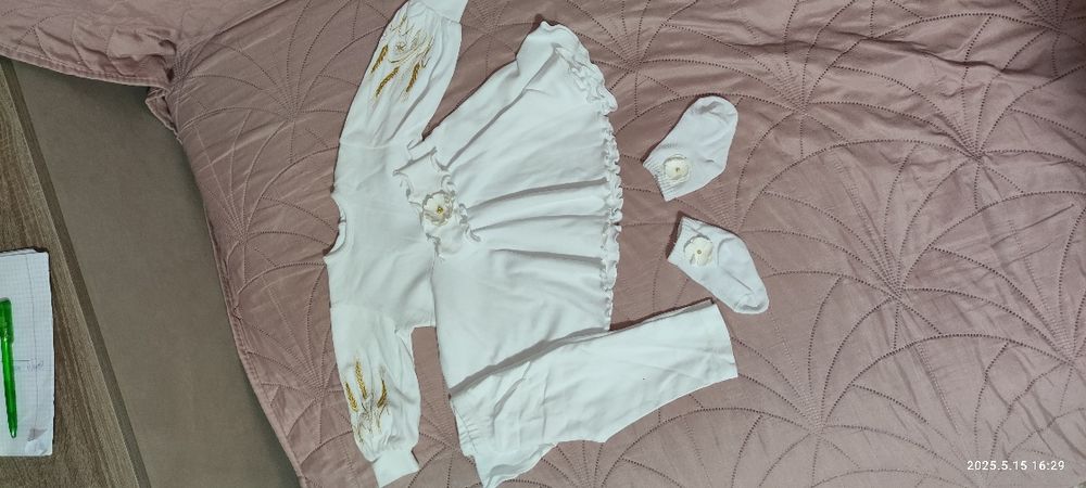 Продам костюм для дівчинки(близнюки) 62см на хрещення