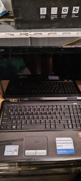 Laptop asus z zasilaczem