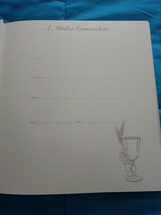 Vendo álbuns para fotos de primeira comunhão.