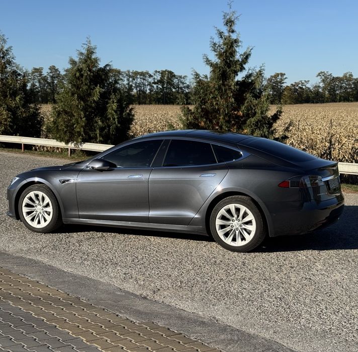 Tesla model S 90D
