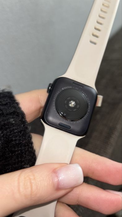Apple Watch SE (Gen 2) 40 mm Midnight Al Mid SB S/M GPS 2023