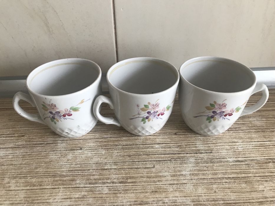 Шикарные фарфоровые чашки чайные ( чайное трио) времен СССР