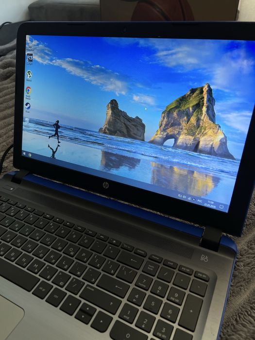 Ноутбук HP Pavilion 15 / AMD A10 Radeon R8 / 4GB RAM / Windows 10