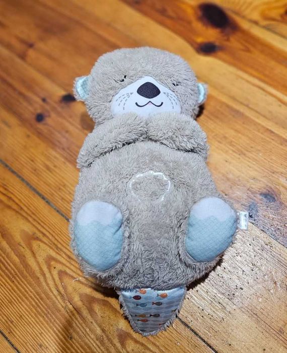 Fisher-Price, Wydra Oddychająca szumiąca przytulanka dla niemowląt 0+