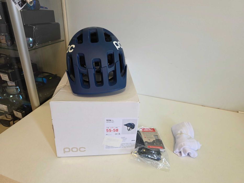 Шолом для велосипеда велошолом MTB POC Tectal і Race Mips різні