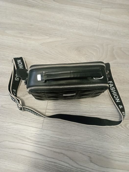 Жіноча чорна сумка