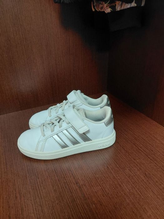 Кросівки adidas 29 розмір