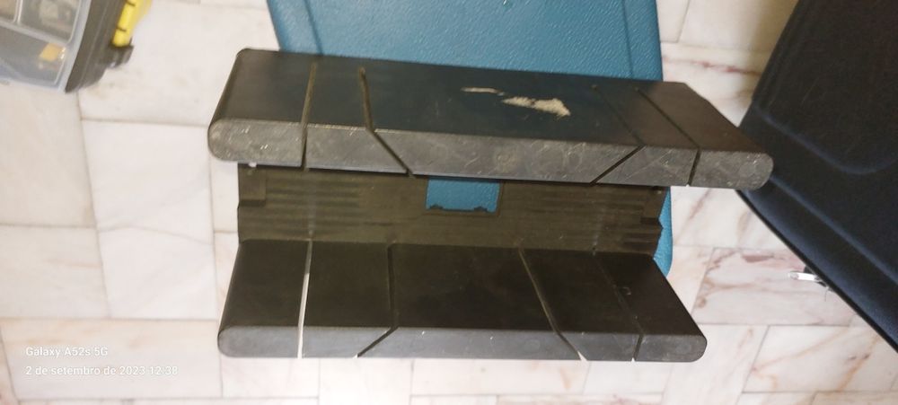 Caixa esquadria Plastico novo Entrego em alfragide e Benfica